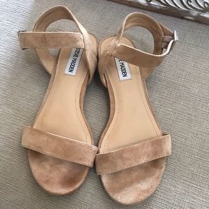Steve Madden tan suede sandals